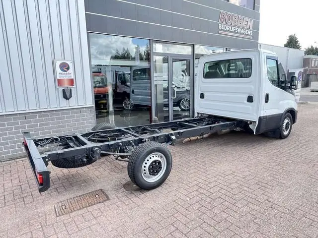 Iveco Daily 35S18 HA8 3.0 410 Aut. Chassis Cabine Airco/Cruise/Nav