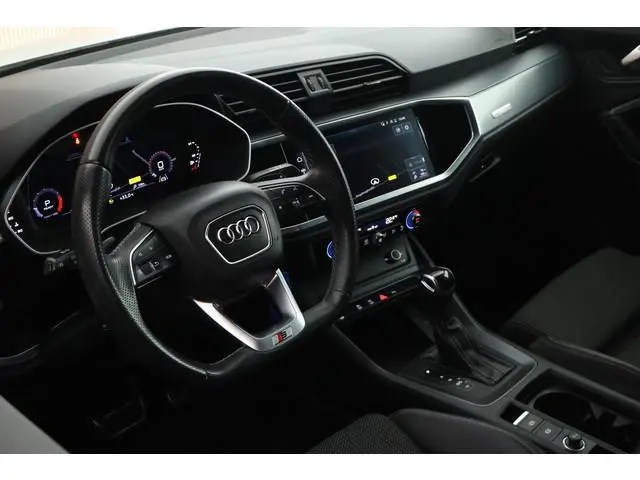 Audi Q3 35 TFSI 150pk S edition Black Edition Camera Virtual Cockpit Navigatie 2x S-Line