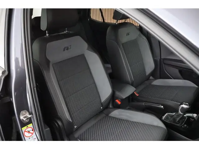 Volkswagen T-Cross 1.0 TSI 110pk DSG R-Line Camera LED Stoelverwarming Virtual Cockpit Navigatie