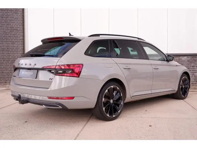 ŠKODA Superb Combi 1.4 TSI iV Sportline Business | Elek. Trekhaak | Memory | Sfeerverlichting | Carp...