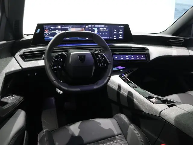 Peugeot e-3008