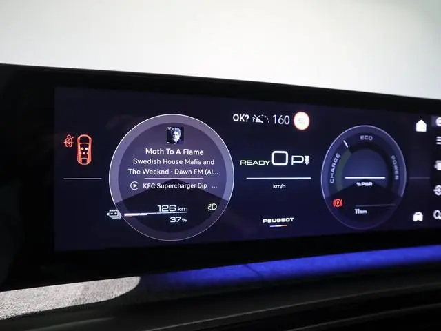 Peugeot e-3008