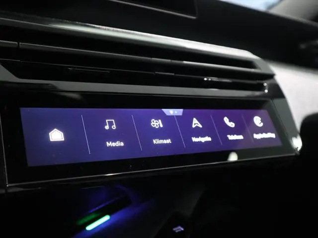 Peugeot e-3008