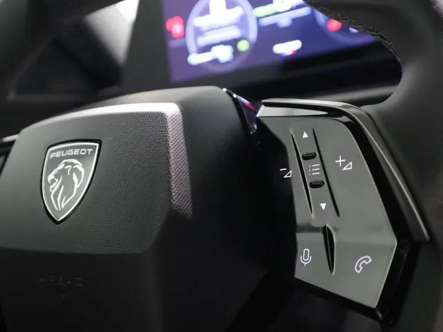 Peugeot e-3008