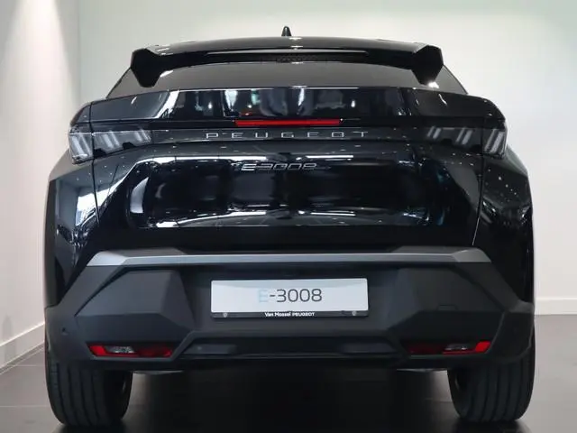 Peugeot e-3008