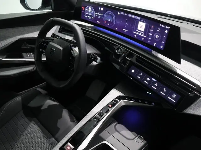 Peugeot e-3008