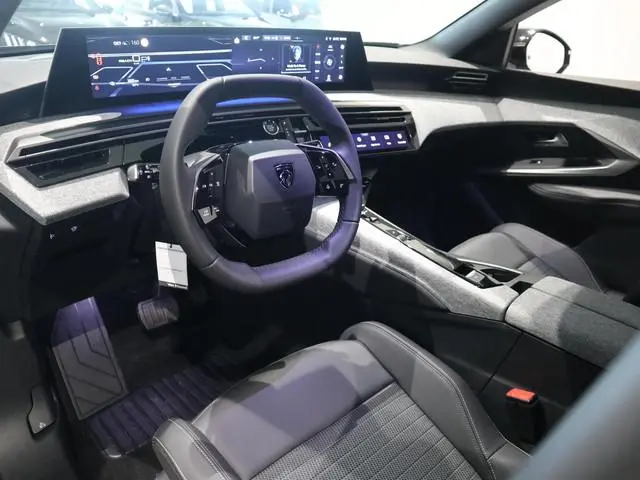 Peugeot e-3008
