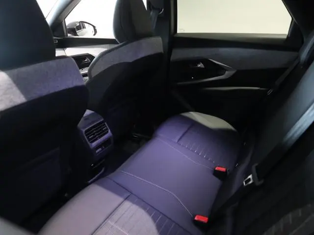Peugeot e-3008