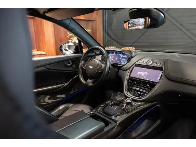 Aston Martin DBX