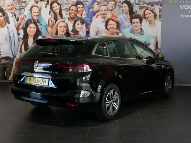 Renault Mégane Estate 1.3 TCe Intens  - Occasion Lease vanaf €469 p/m - Dealer onderhouden! - Headup...
