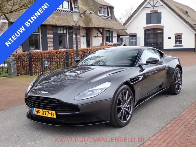 Aston Martin DB11