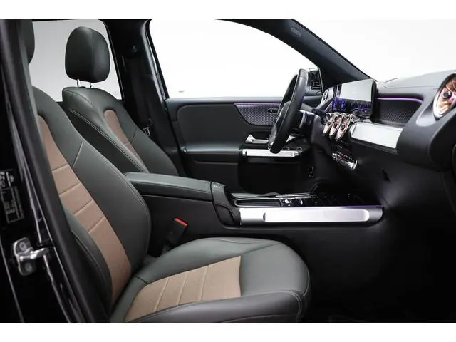 Mercedes-Benz EQB 250+ Electric Art 71 kWh | 7 PERSOONS | PANORAMADAK | DAB | APPLE | CAMERA