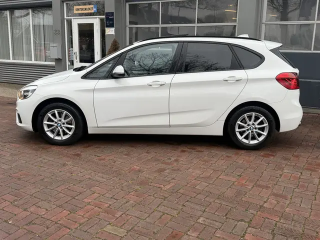 BMW 2-serie Active Tourer 218i Luxury Automaat,16inch,Schuifdak,Clima,Navi,Cruise,Trekhaak Hoge Zit...