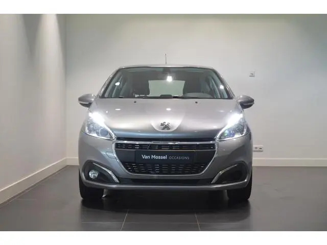 Peugeot 208 Signature NAVIGATIE - AIRCO - HANDGESCHAKELD