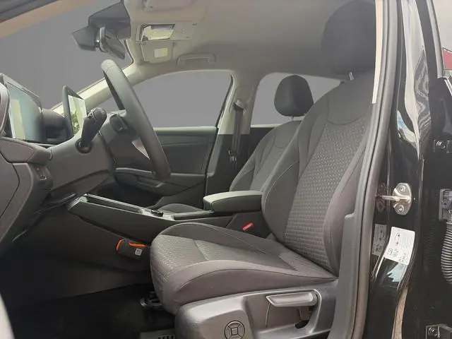 Volkswagen T-Roc Life First Edition (2) 1.5 eTSI 85 kW / 116 PK SU · Comfort Pakket · Achteruitrijca...