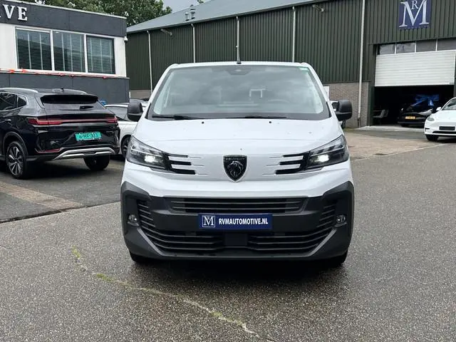Peugeot e-Expert Standard 75 kWh INCL BTW VAN: 41.900,- VOOR 38.877,- UW WK VOORDEEL: 3.023,- SOH 97...