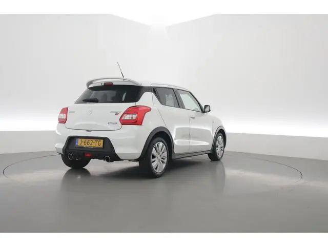 Suzuki Swift 1.2 GT 90PK Smart Hybrid | Rijklaar! | Orig. NL | Stoelverwarming | NAV+App.Connect | A...