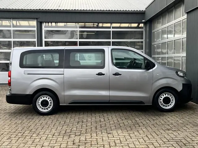 Peugeot Traveller