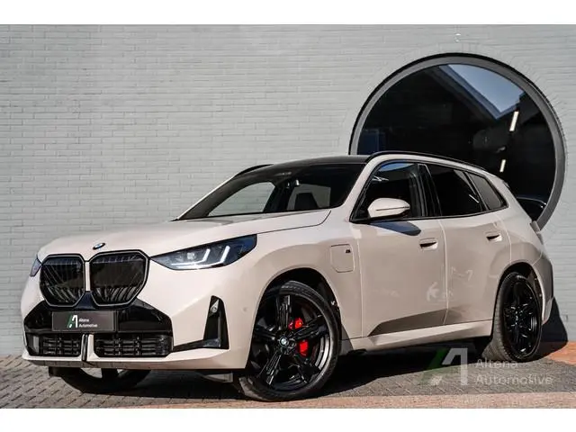 BMW X3 30e xDrive M-Sport Pro, BTW, Trekhaak, 360 camera, panoramadak, harman kardon