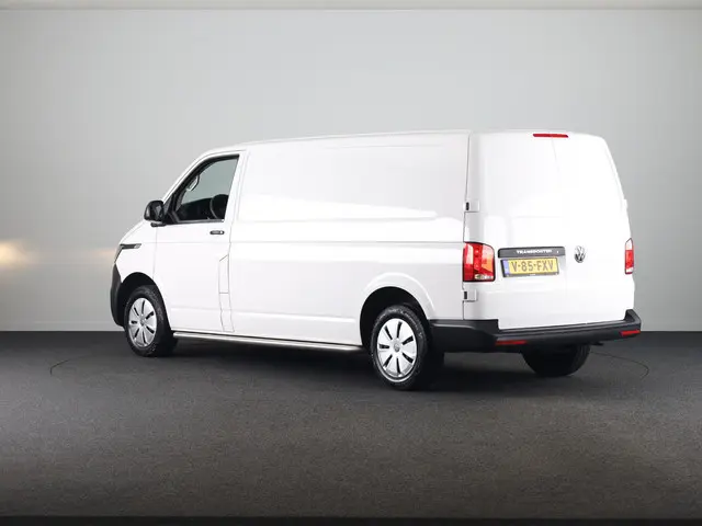 Volkswagen Transporter 2.0 TDI L2H1 28 Comfortline 110 pk | Verlengde garantie | Navigatie via App |...