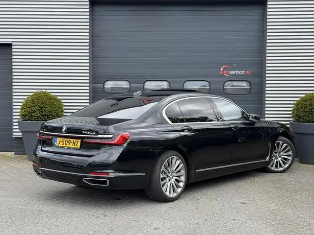 BMW 7-serie 745Le xDrive High Executive | TV Schermen | Panoramadak | 360* Camera | Massage | Head-U...