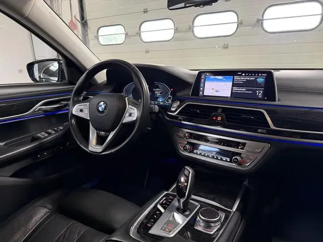 BMW 7-serie 745Le xDrive High Executive | TV Schermen | Panoramadak | 360* Camera | Massage | Head-U...