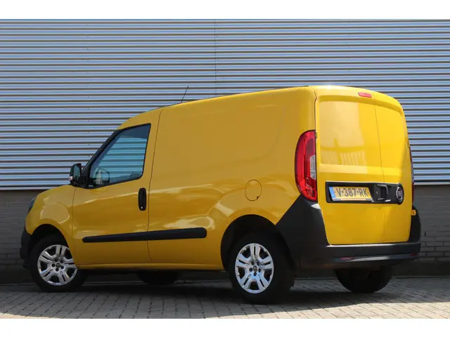 Fiat Doblò Cargo 1.3 MJ L1H1 Actual | Origin NL | Airco | Betimmering Laadruimte | Bluetooth