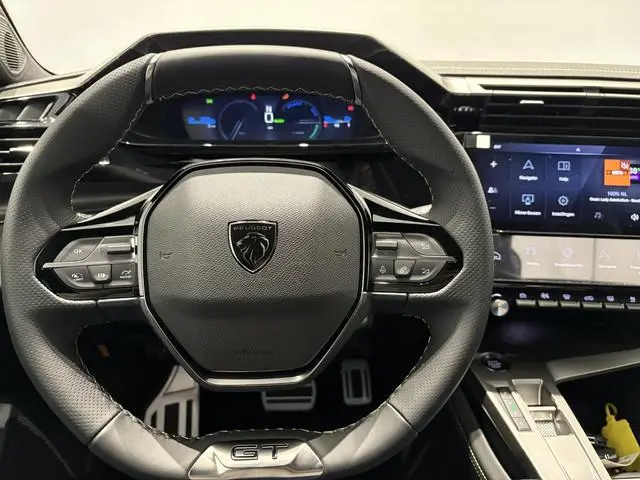Peugeot e-308