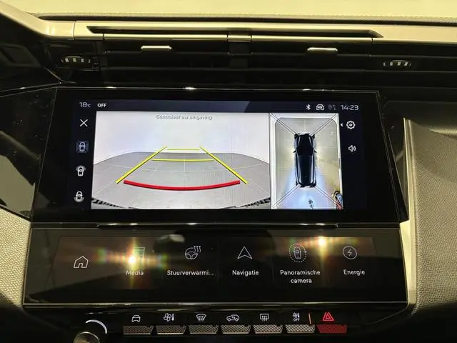 Peugeot e-308