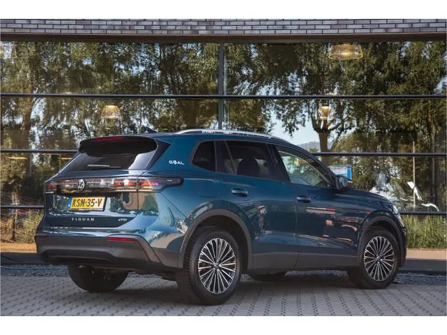 Volkswagen Tiguan 1.5 eTSI Life Edition ,Adap. cruise, rondomzicht camera, Stoel/stuurverwarming, Ap...