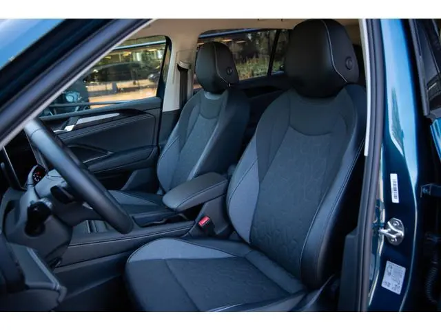 Volkswagen Tiguan 1.5 eTSI Life Edition ,Adap. cruise, rondomzicht camera, Stoel/stuurverwarming, Ap...