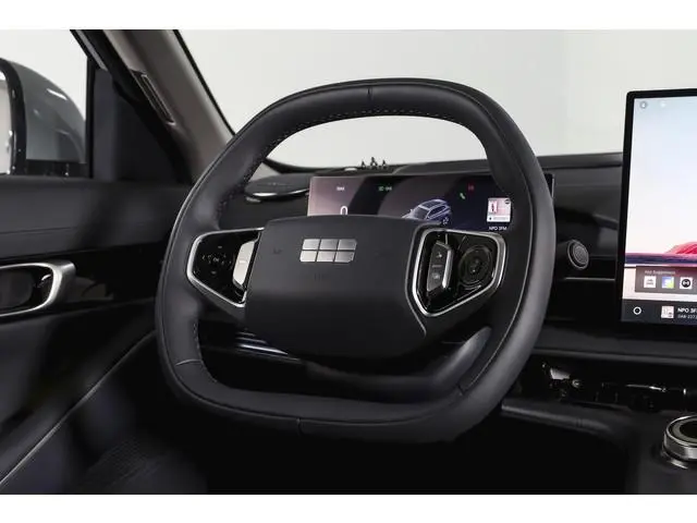 Geely E5
