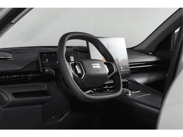 Geely E5