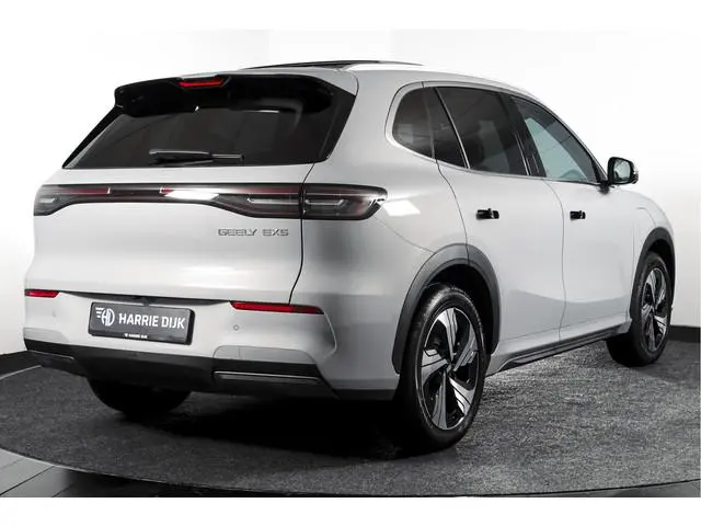 Geely E5 Max+ 68 kWh | S/K-Panodak | 360 Camera | V2L | Warmtepomp | HUD | Stoelverwarming & verkoel...