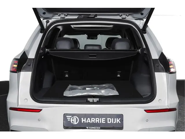 Geely E5