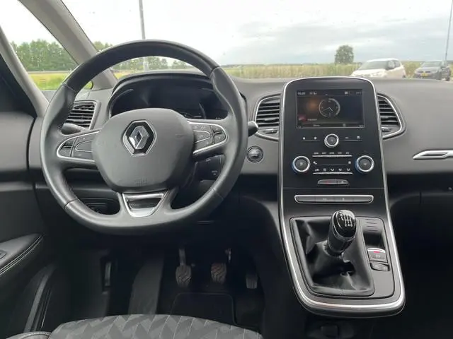 Renault Grand Scénic 1.3 TCe Limited 140PK / Trekhaak / Parkeerhulp V+A / Navigatie / Climate /