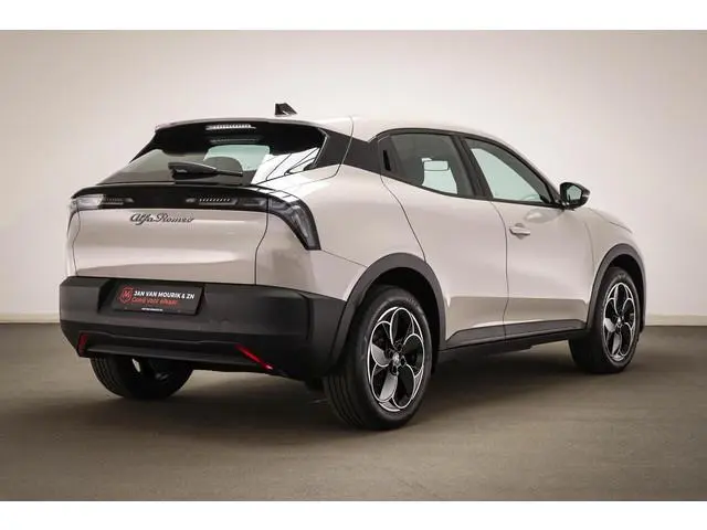 Alfa Romeo Junior Elettrica Speciale 54 kWh | DAB | APPLE | PDC | 18"