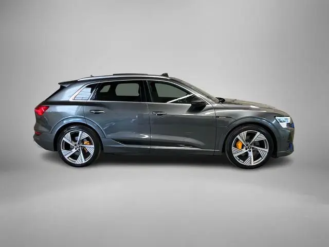 Audi e-tron 55 quattro S edition 95 kWh 300kW/408PK · Panoramadak · Luchtvering · Bang & Olufsen · 3...