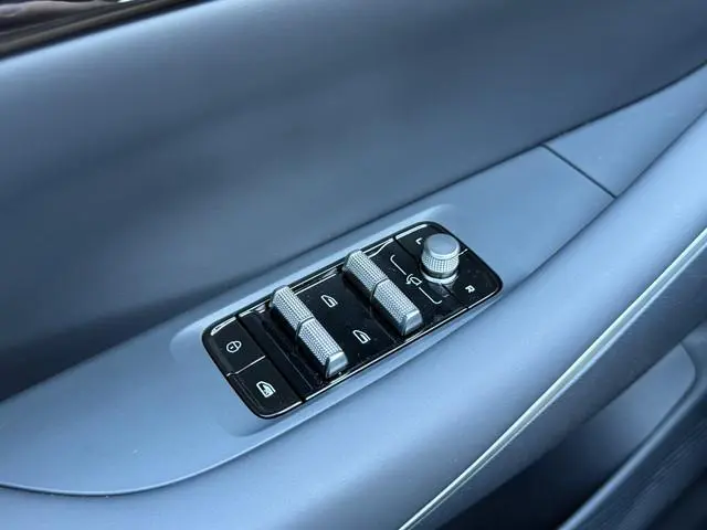 Geely E5