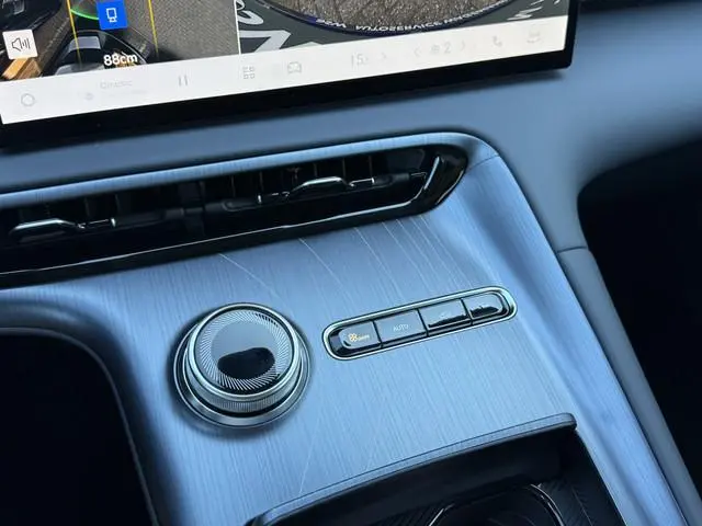 Geely E5