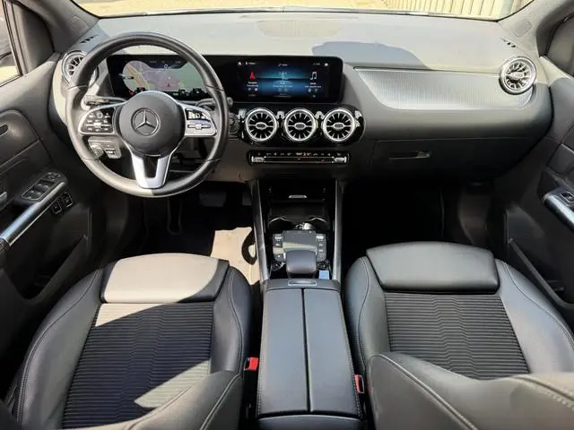 Mercedes-Benz B-klasse 250 e 18''/Sfeerverlichting/Navigatie/Camera/DAB/PDC v+a/Stoelverwarming/Appl...