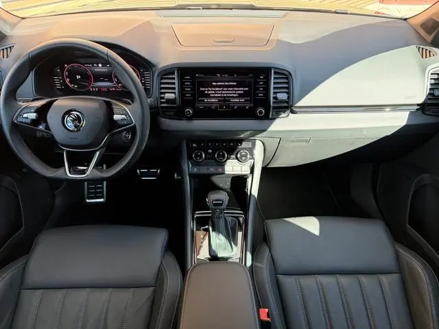 ŠKODA Karoq 1.5 TSI ACT Sportline Business Leer / Panoramadak / Camera 360