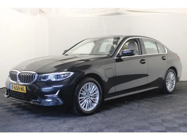 BMW 3-serie 330e eDrive Edition |Leder|Stoelverw.|Navi|