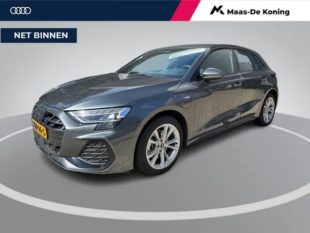 Audi A3 Sportback 40 TFSIe 204pk S Edition · Camera · Apple/Android Car Play · Parkeer Assistent · S...