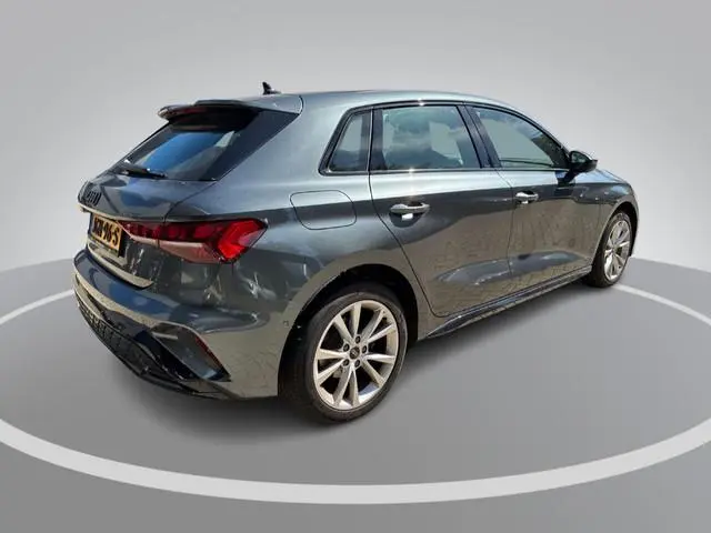 Audi A3 Sportback 40 TFSIe 204pk S Edition · Camera · Apple/Android Car Play · Parkeer Assistent · S...