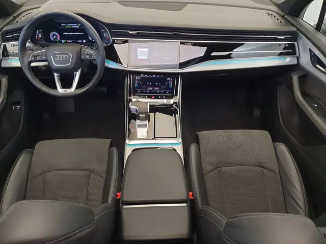 Audi Q7 55 TFSI e quattro S-Line Panoramadak, Luchtvering, Wegklapbare Trekhaak, 23" 	