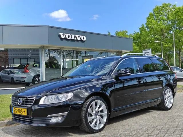 Volvo V70 T4 190PK Automaat Polar+ | ACC | Elektr. Kofferklep | Stoelverwarming | PDC V+A | Trekhaak...