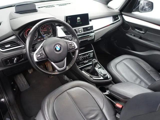 BMW 2-serie Gran Tourer 218i M Sport High Exe- 7 Pers, Panoramadak, Head Up, Sfeerverlichting, Xenon...