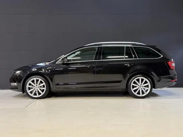 ŠKODA Octavia Combi 2.0 TSI 191PK Style Business | Leder | Adaptive cruise | Afn. trekhaak | Camera...