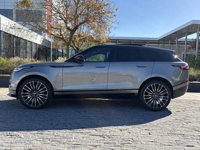Land Rover Range Rover Velar 3.0 V6 AWD First Edition / Pano / Luchtvering / Meridian Surround / Tre...